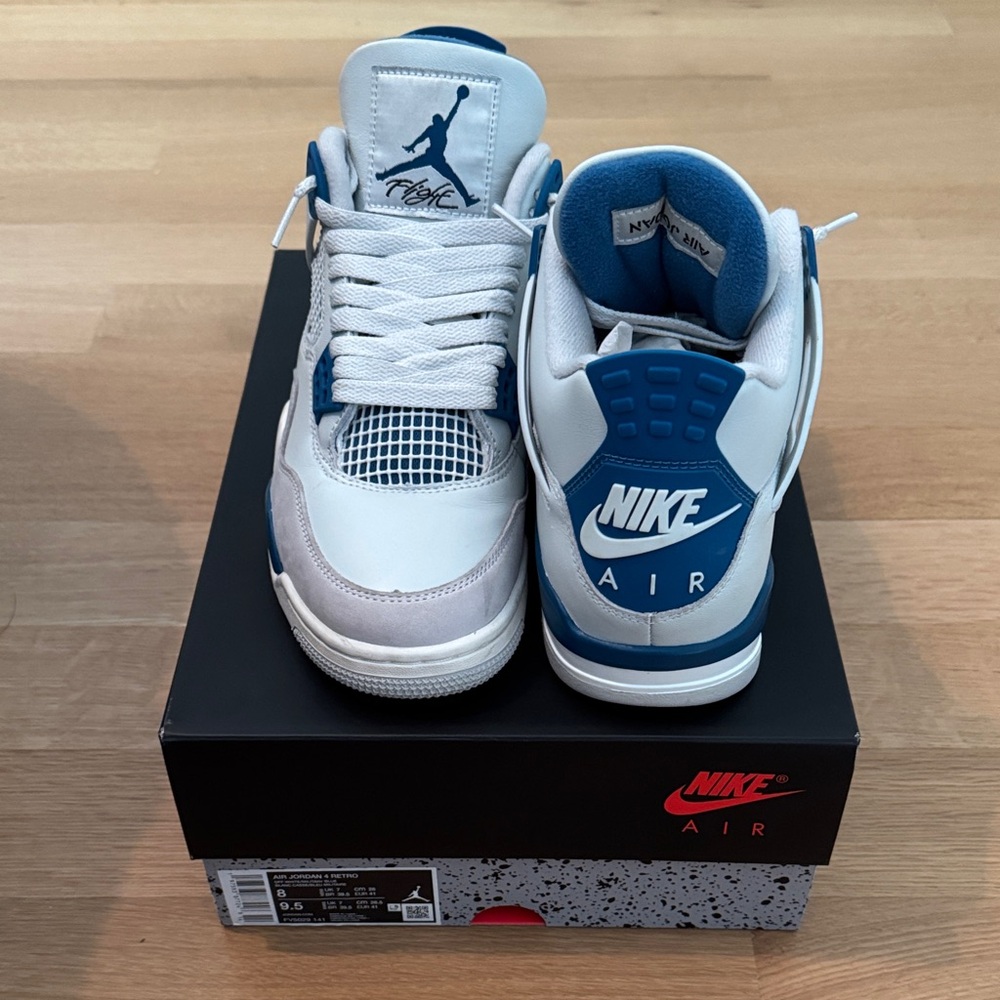 Nike Air Jordan 4 RETRO in military Blue size 8